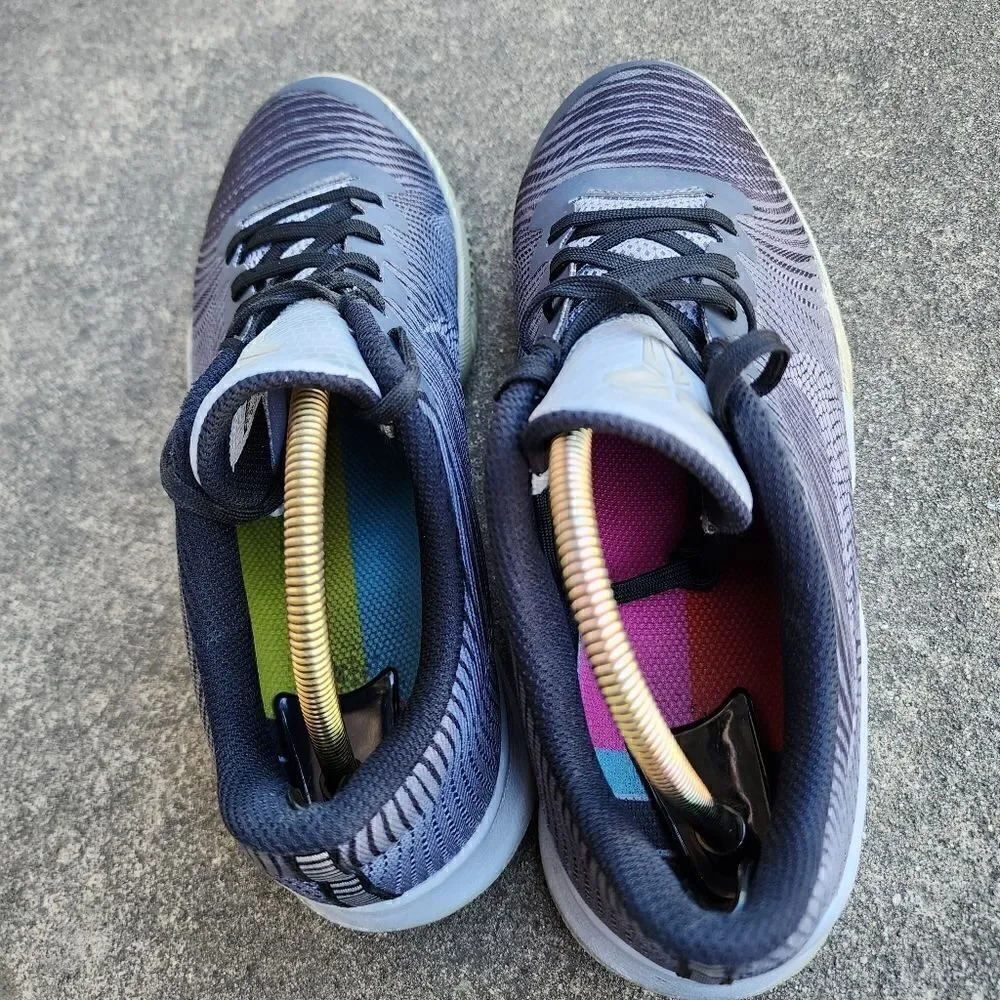 Nike Kobe Mentality 2 GS - Kids Shoes - SIZE 6Y